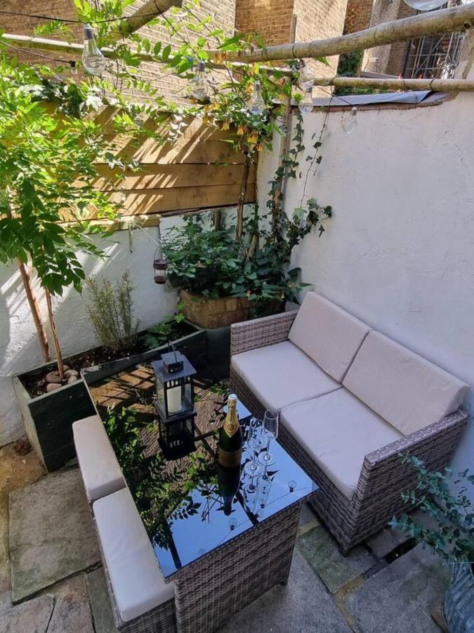Appartement Spacious & Renovated 1-bed Garden Flat In *