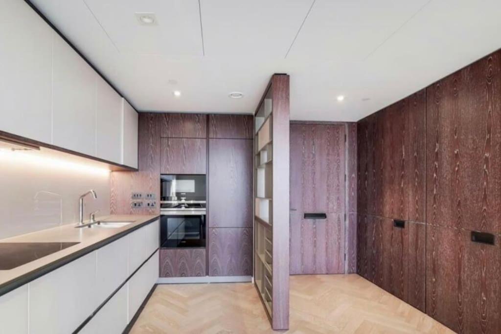 Battersea Power Station, Zone 1 Apartment London