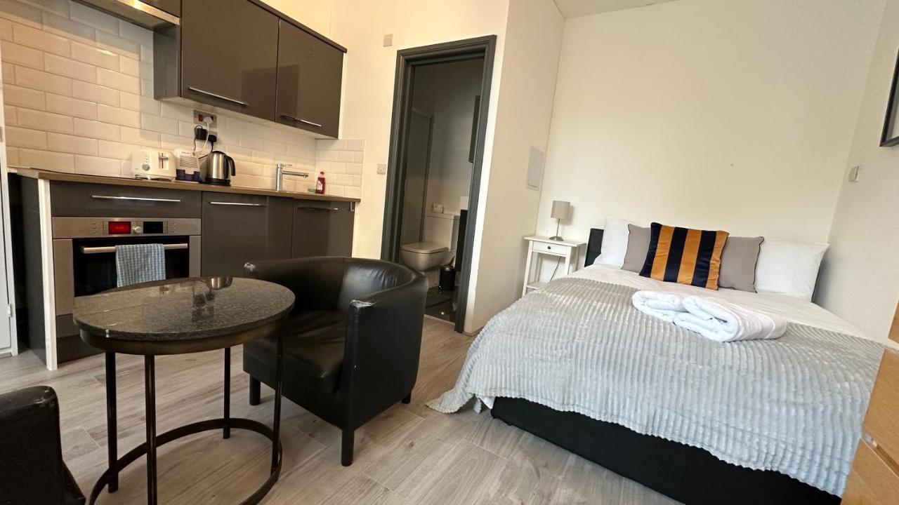 Comfortable West Apartment