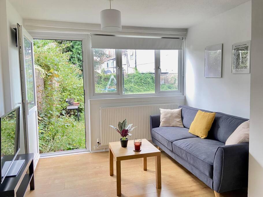 Apartment Stylish & Tranquil Flat With Excellent Connections *