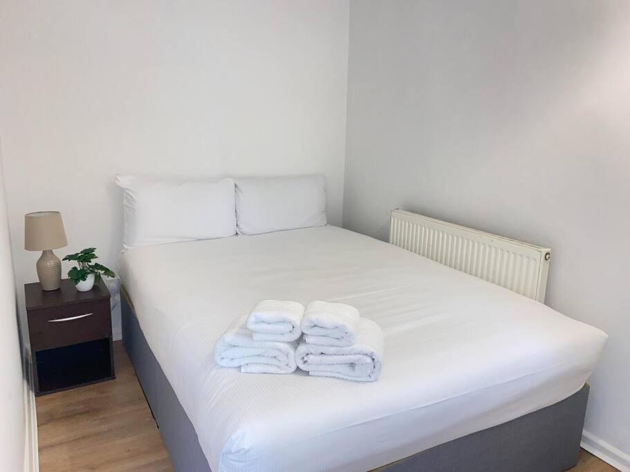 Apartment Stylish & Tranquil Flat With Excellent Connections London
