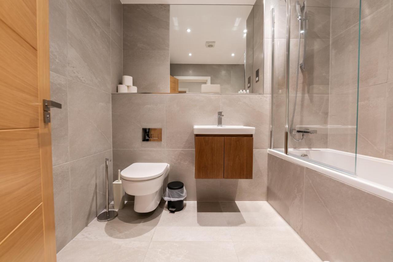 The Hampstead Place - Elegant 3bdr Flat With Patio * London