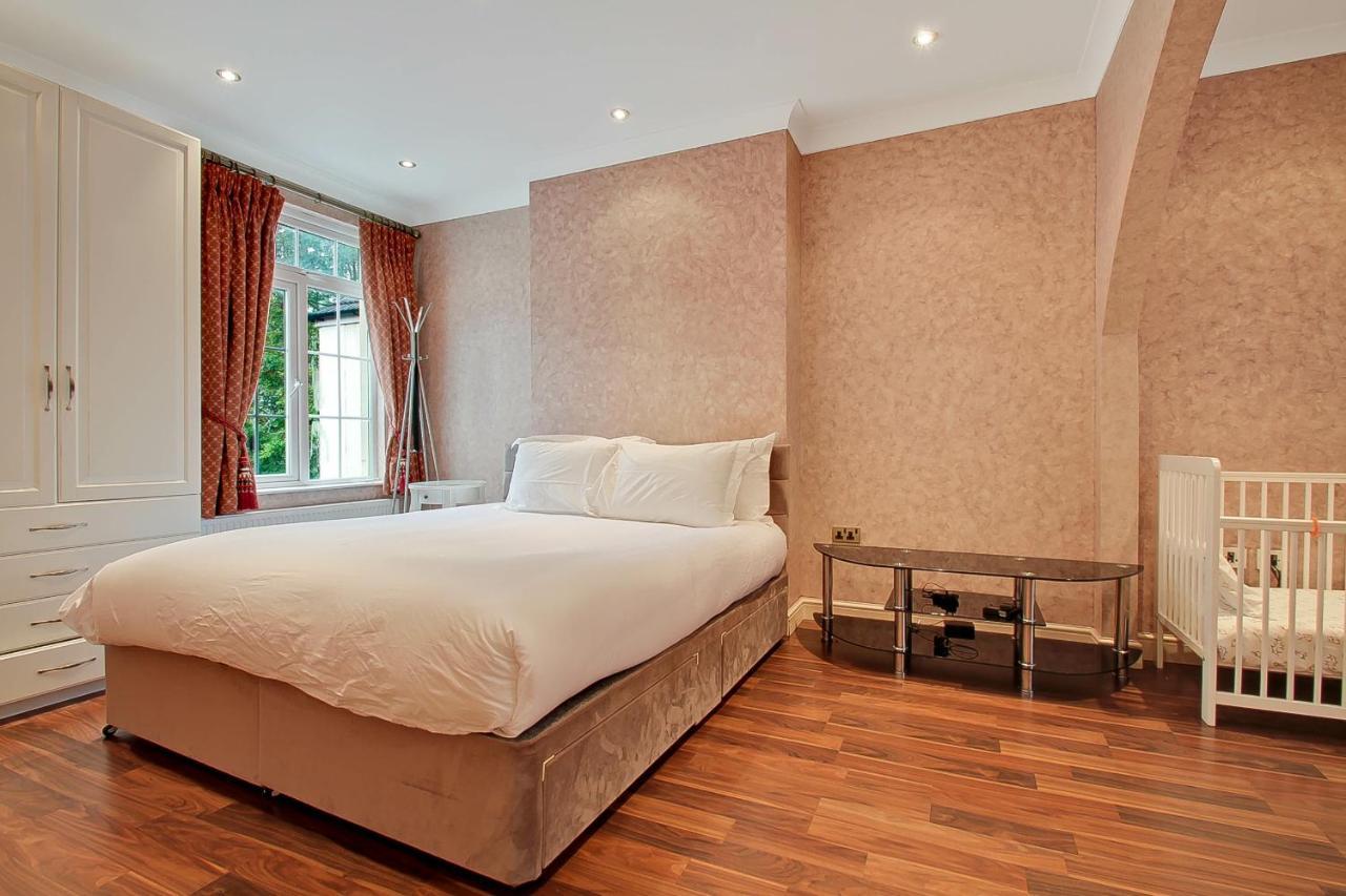 Noel Oasis : Retreat * Londen