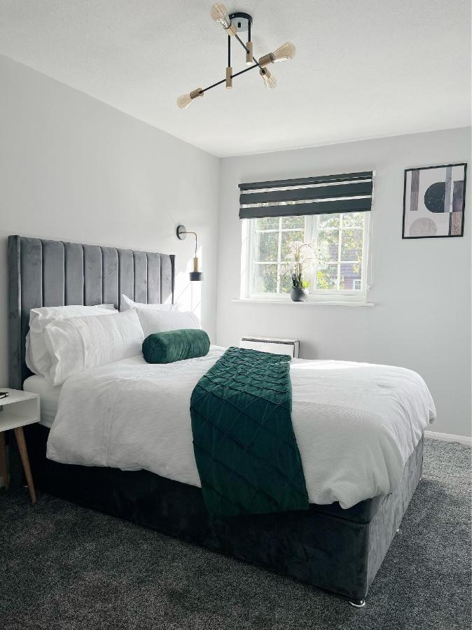 Stunning In Beckton With Private Entrance Holiday home London