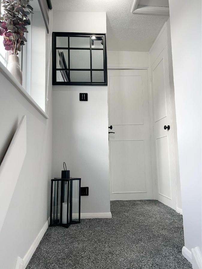Stunning In Beckton With Private Entrance Holiday home *