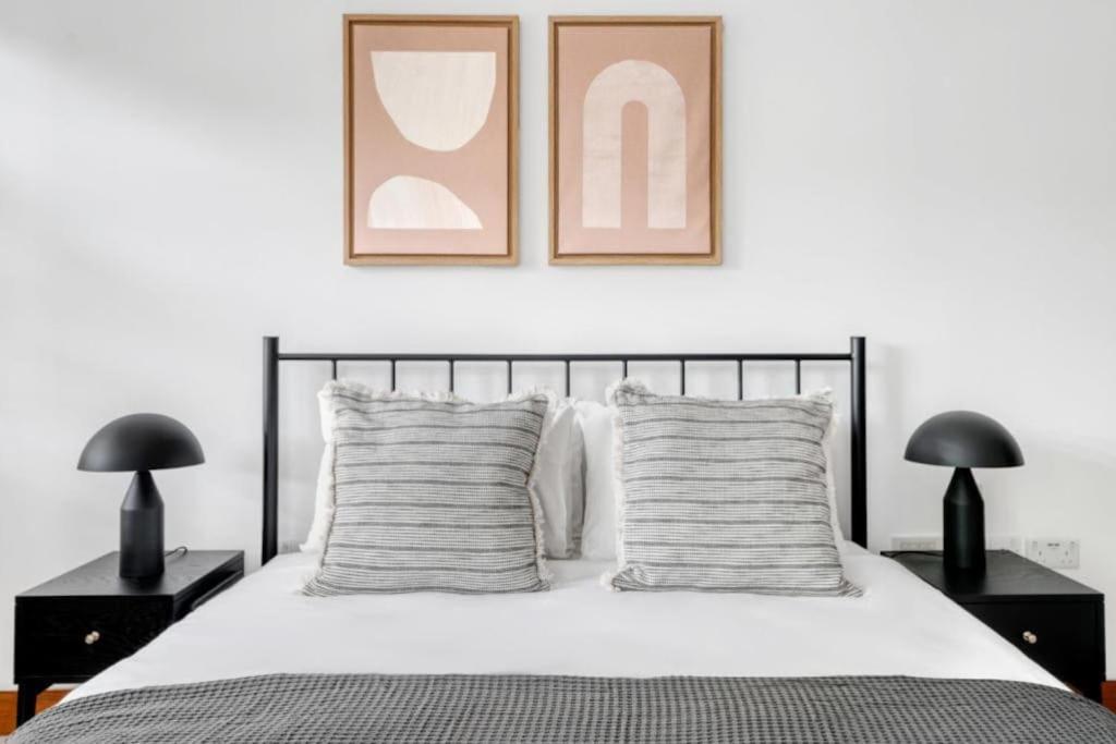 Exquisite 2 Bed Soho Central Sleeps 6 Apartment