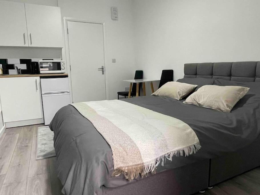 Flat Private Shower Wc And Kitchenette Londres