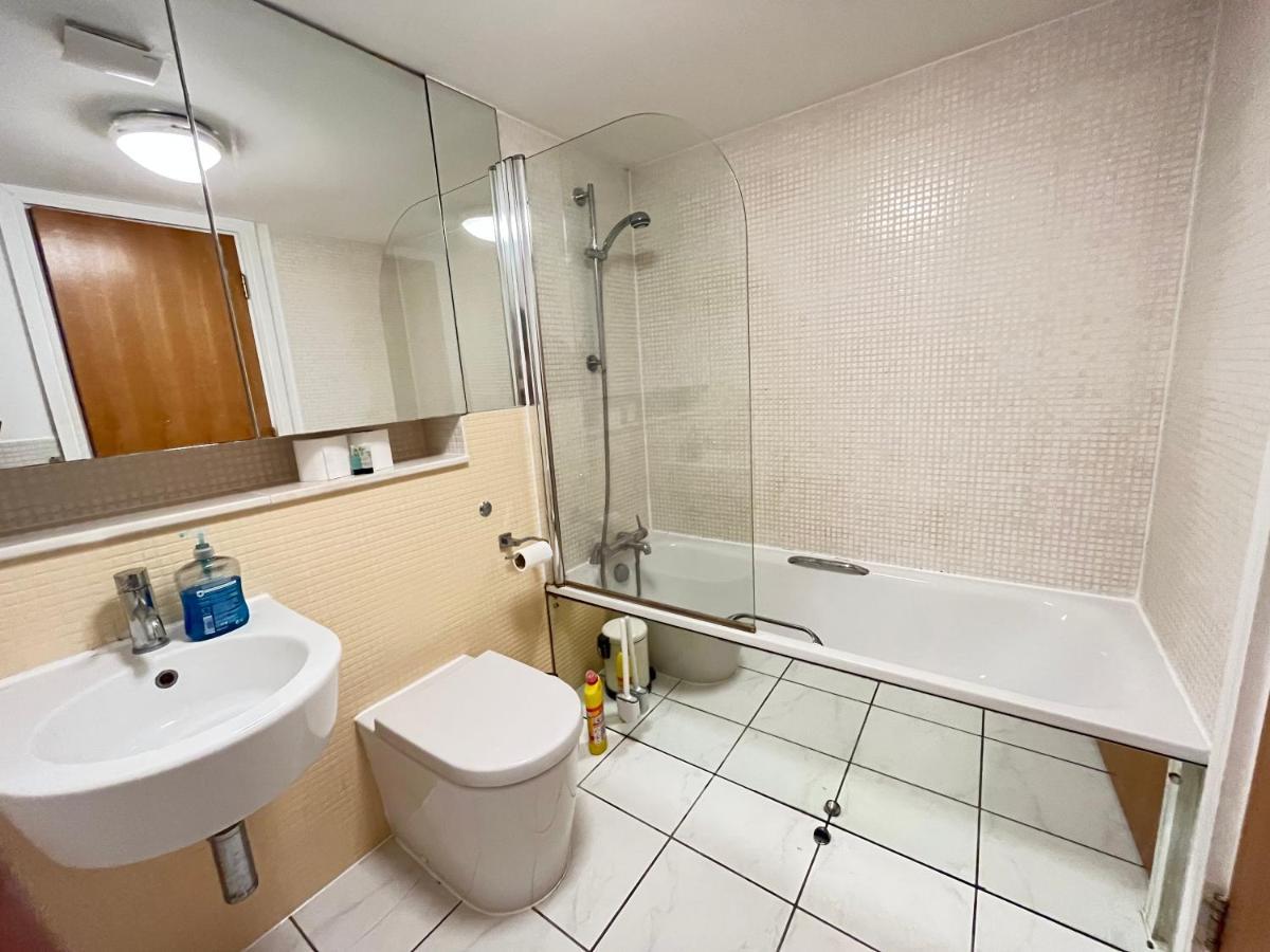 Apartment Serviced In Kensington Victoria