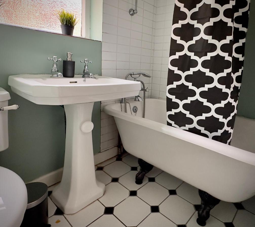 Cosy 3 Bedroom Flat Nearby Willsden Accommodatie bij particulieren