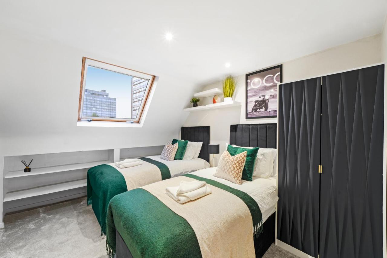 Apartment Stunning Flat In Fulham - Great Views!- Sleeps 6 *