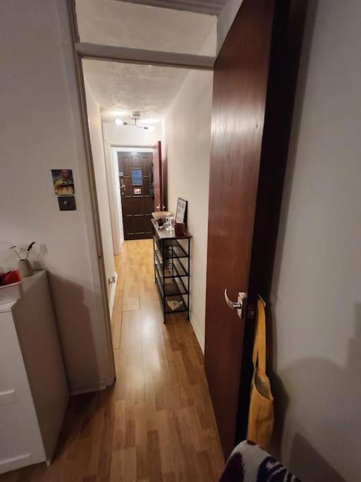 Amazing 1 Bed Flat, Sw19 Apartment