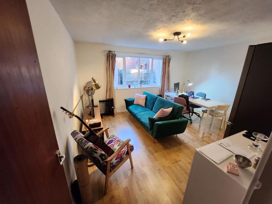 Amazing 1 Bed Flat, Sw19 Apartment