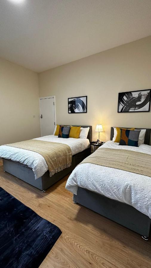 Willesden Guest 130 * London