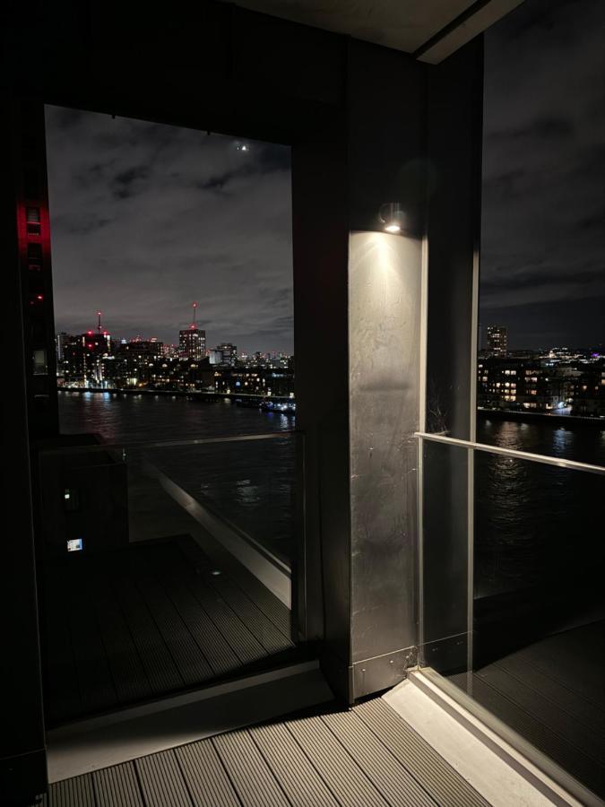 2 Bed 2 Bath - Amazing Views Of And River Thames Apartment London