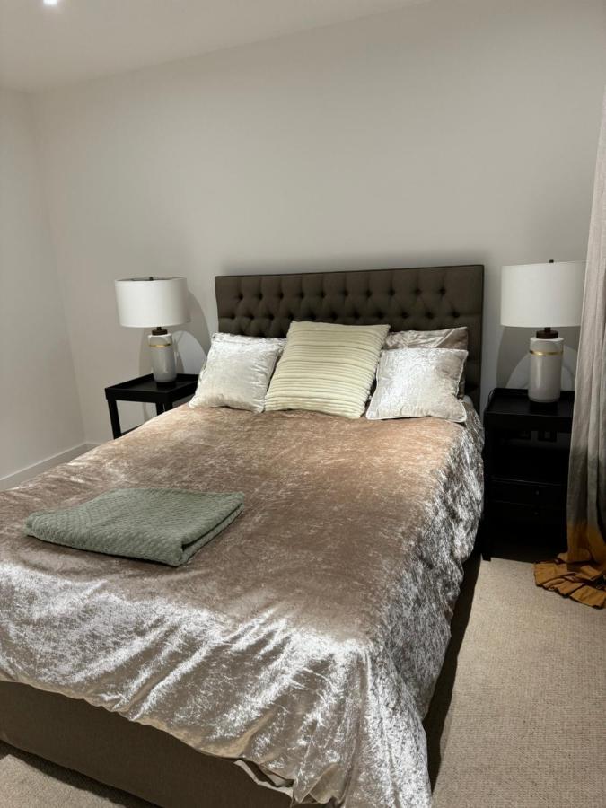 Apartment 2 Bed 2 Bath - Amazing Views Of And River Thames *
