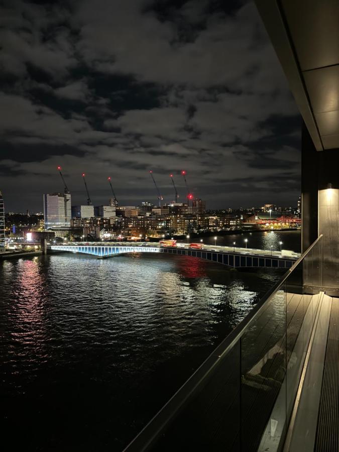 2 Bed 2 Bath - Amazing Views Of And River Thames