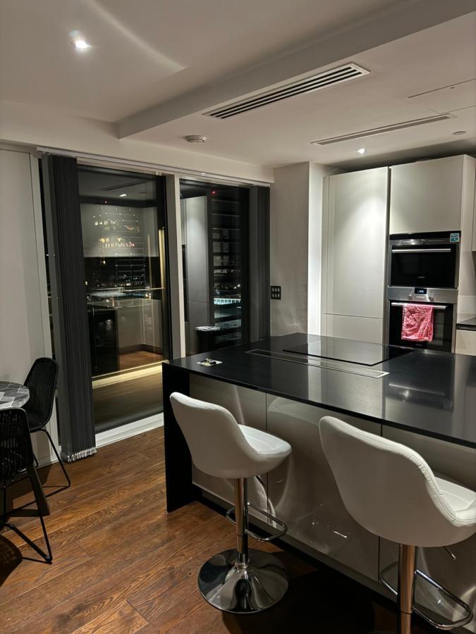 Apartment 2 Bed 2 Bath - Amazing Views Of And River Thames *