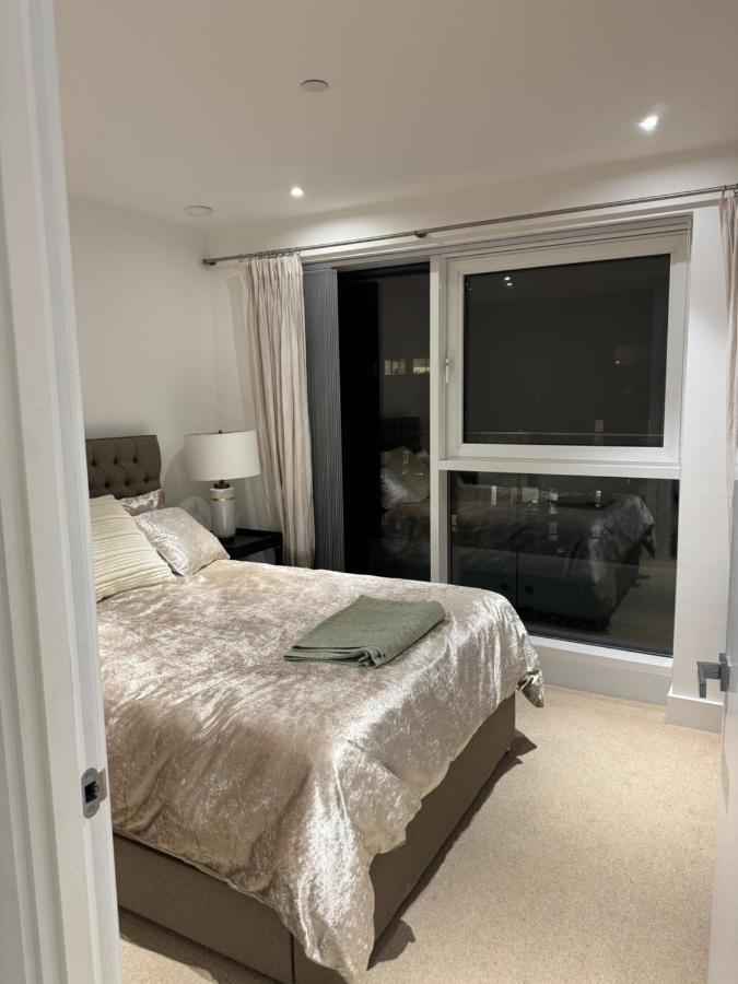 2 Bed 2 Bath - Amazing Views Of And River Thames London