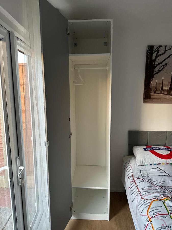 Self-contained En-suite Very Close To Wembley Stadium Londen