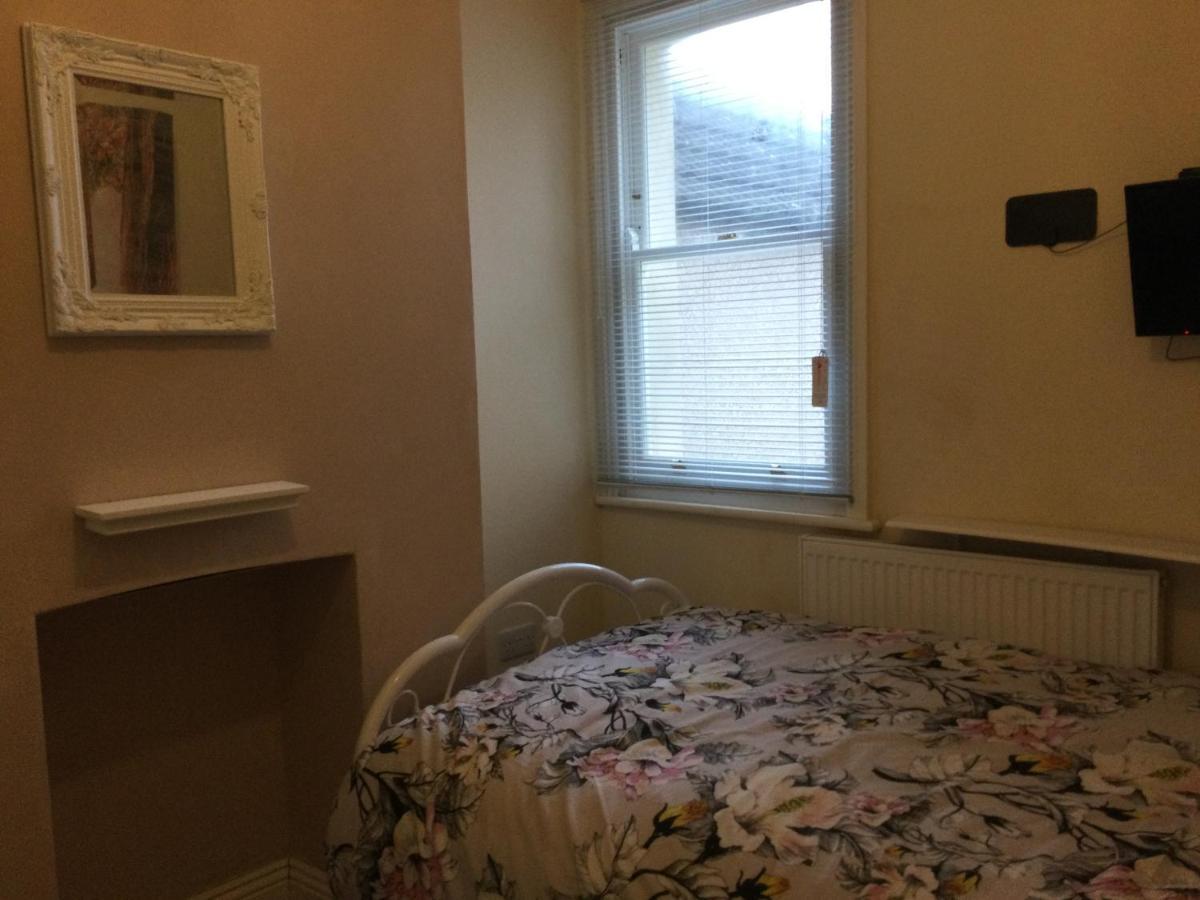 Tdm Bachelot Lettings Ltd Gasthof *