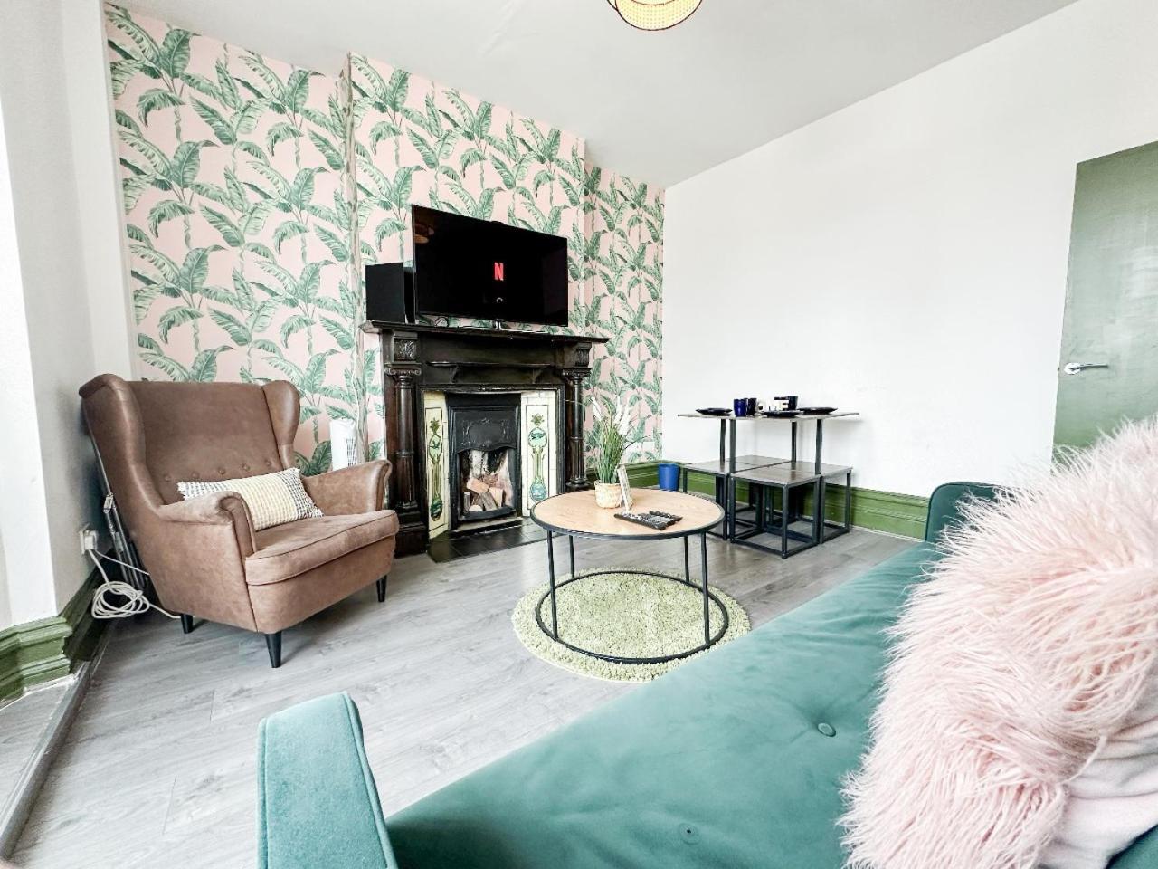 Apartamento 2 Bedroom Flat With Indoor Fireplace In Shepherds Bush, Near White *