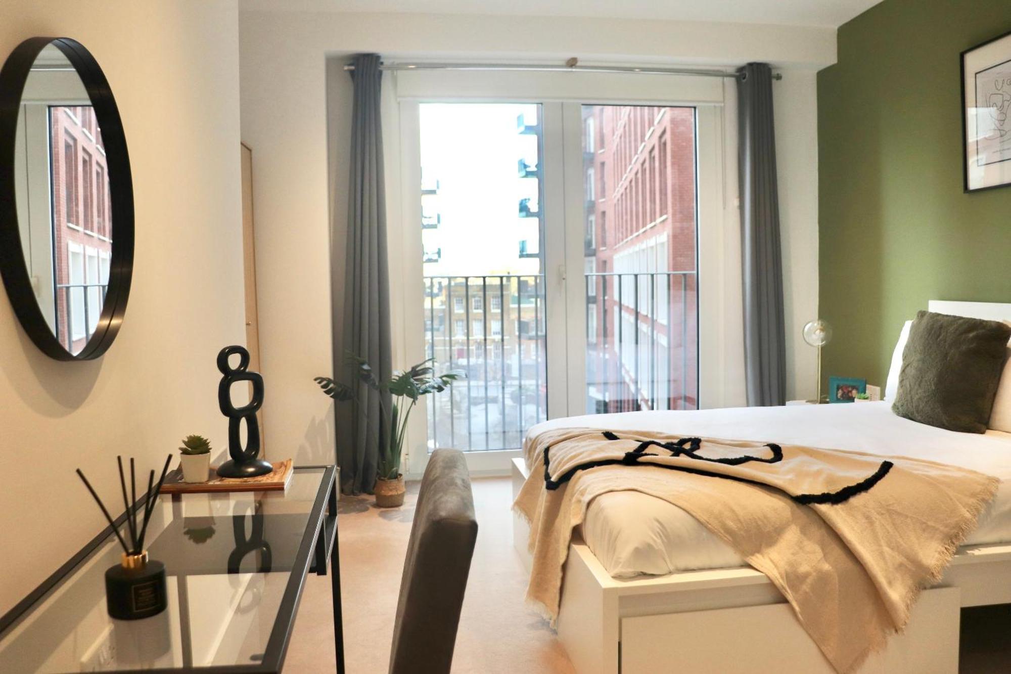 Appartement Luxury 2 Bed Vauxhall, Balcony, Sleeps 4, - Open For Business Stays, Long Stays, Families Relocating Londen