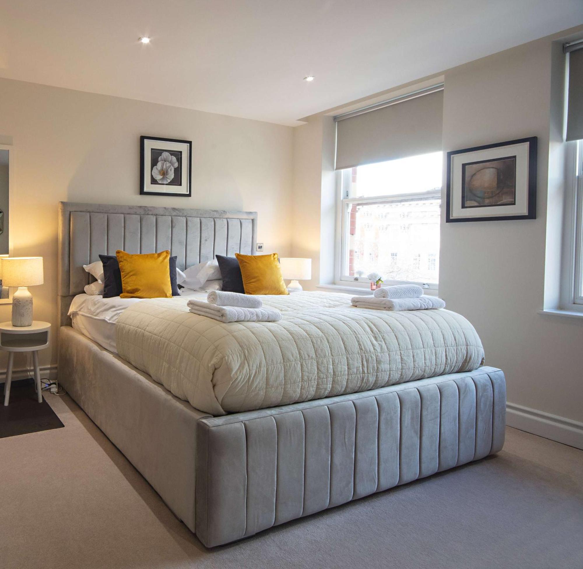 Apartment Kensington High Street One Bed London