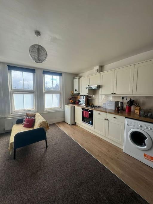 Comfy Entire Place For Max 4. * London