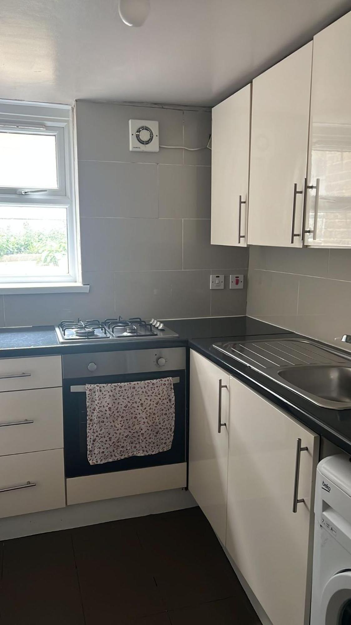 Stockwell Apartment- Ground Floor Apartment London