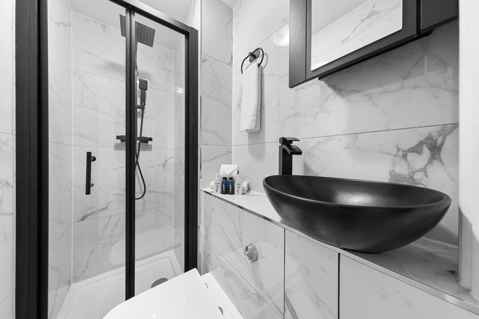 Apartment Modern One Bedroom Flat - Sleeps 3 - Transport Links - Finchley Road, Euston, King Cross Station - Nw3 *