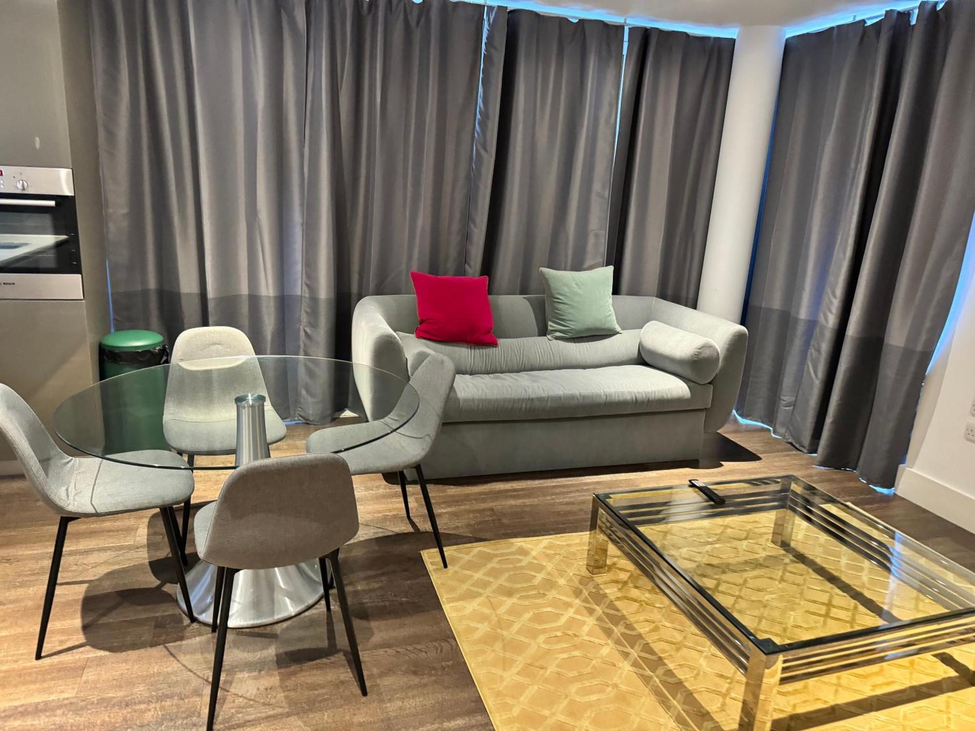 Phoenix 2 Bedroom In * London