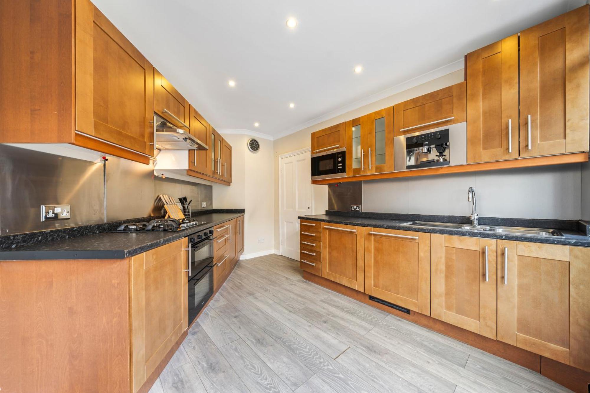 Apartment The Lyall Residences *