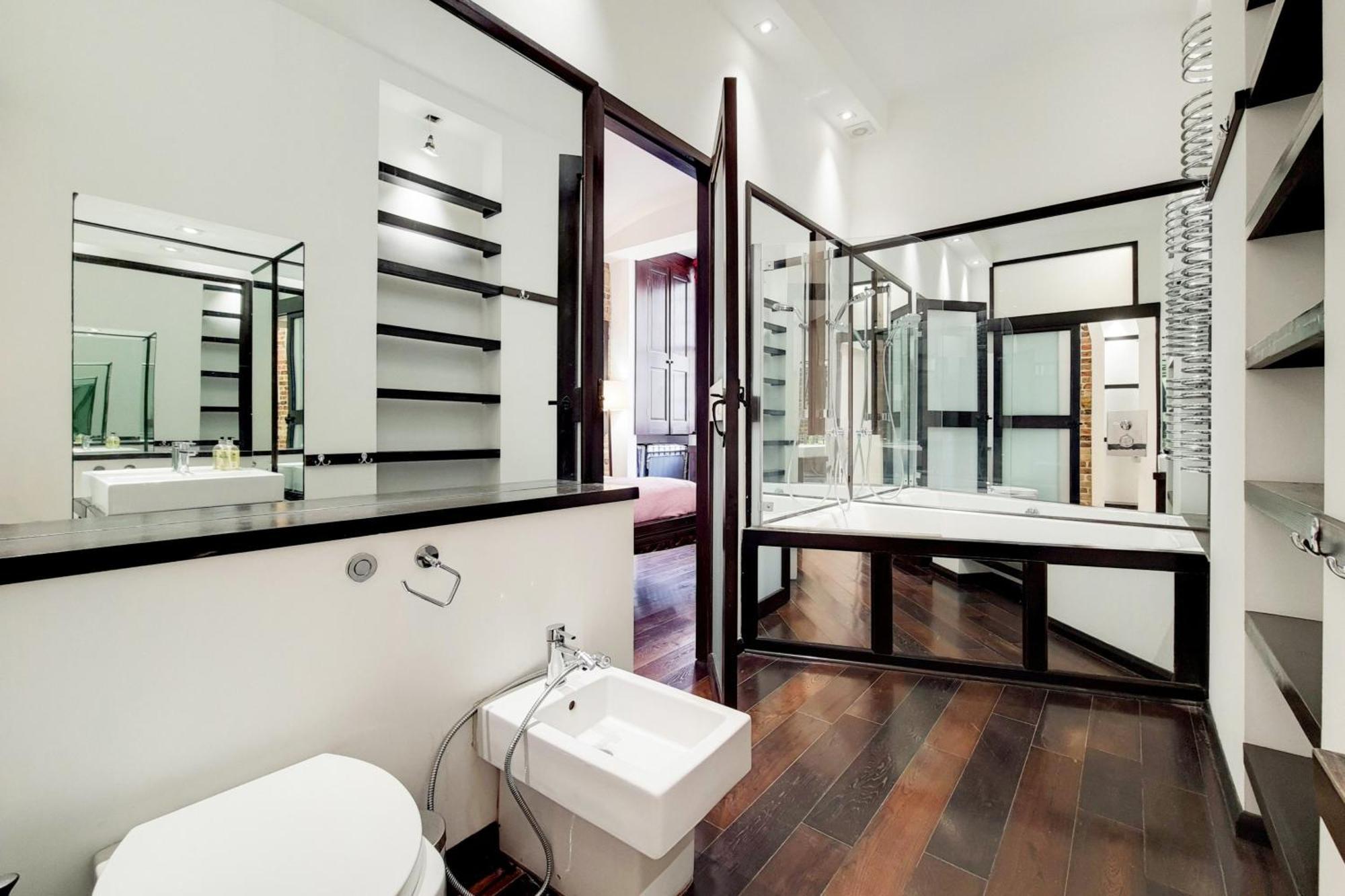 The Lyall Residences Apartment *