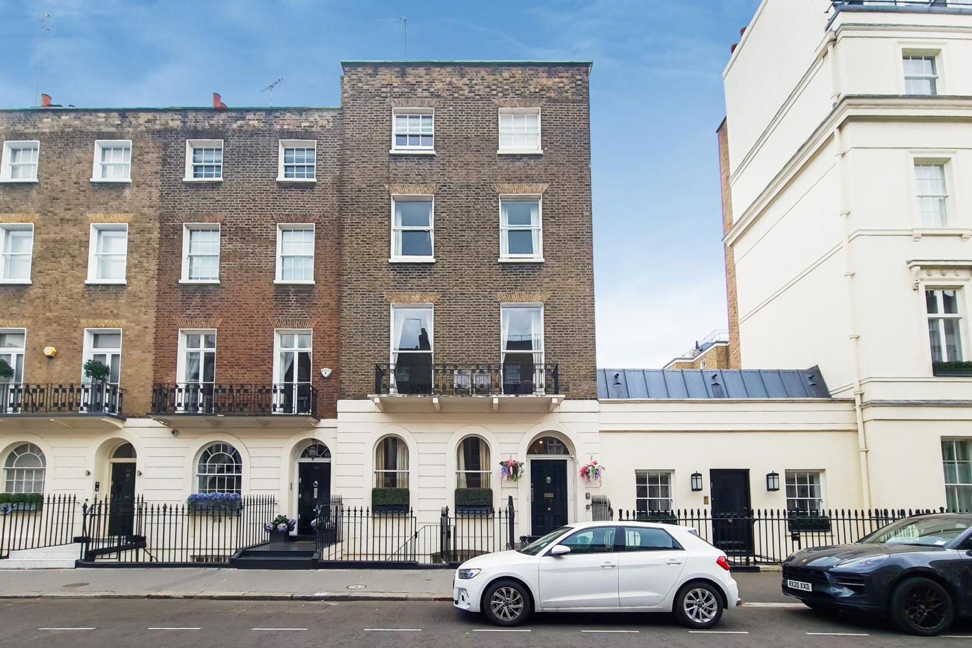 Eee Apartment London