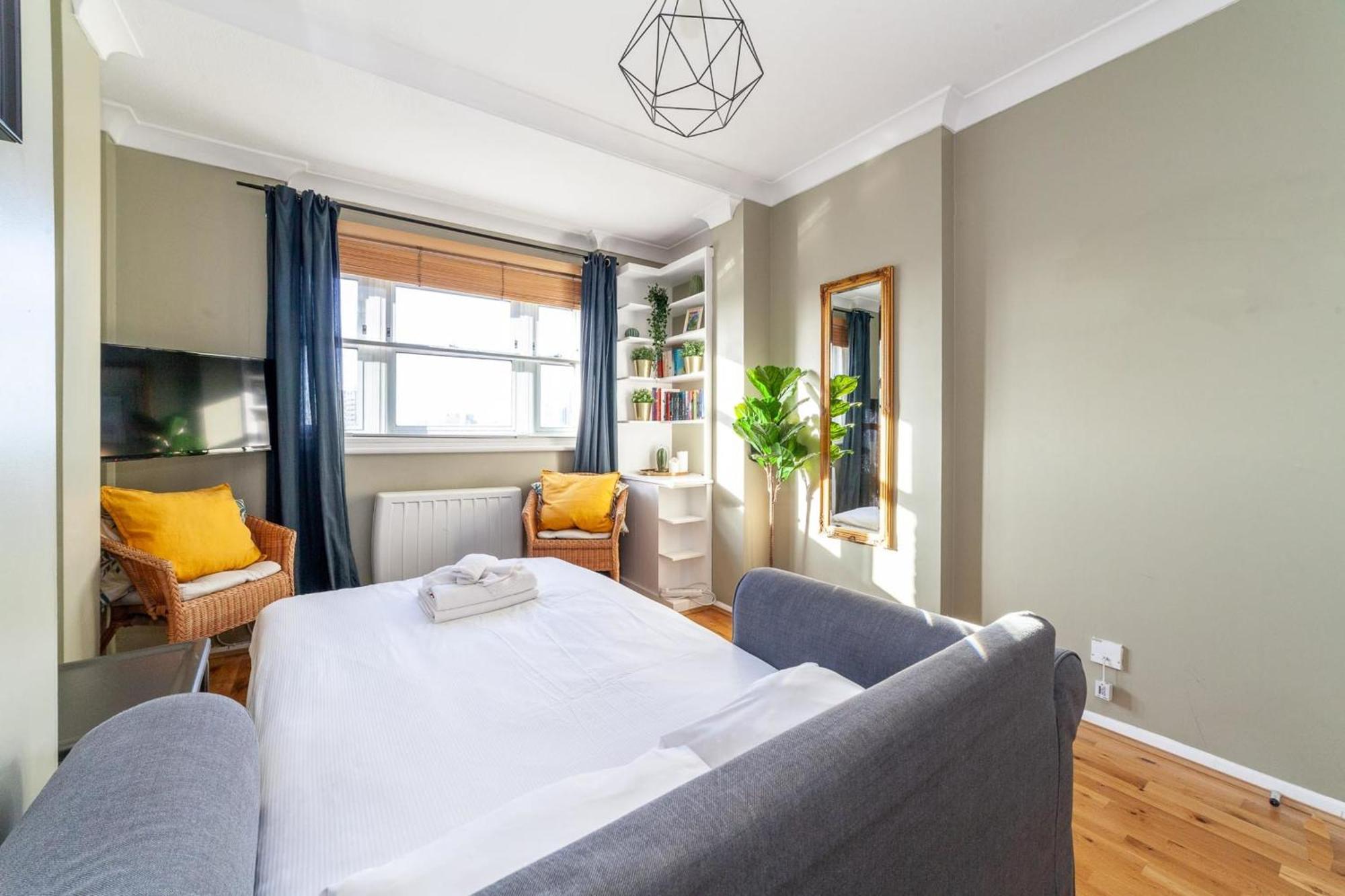 Appartement Bright And Cosy In South