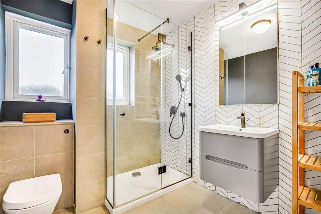 2 Bed Bright Flat In Fulham Appartement