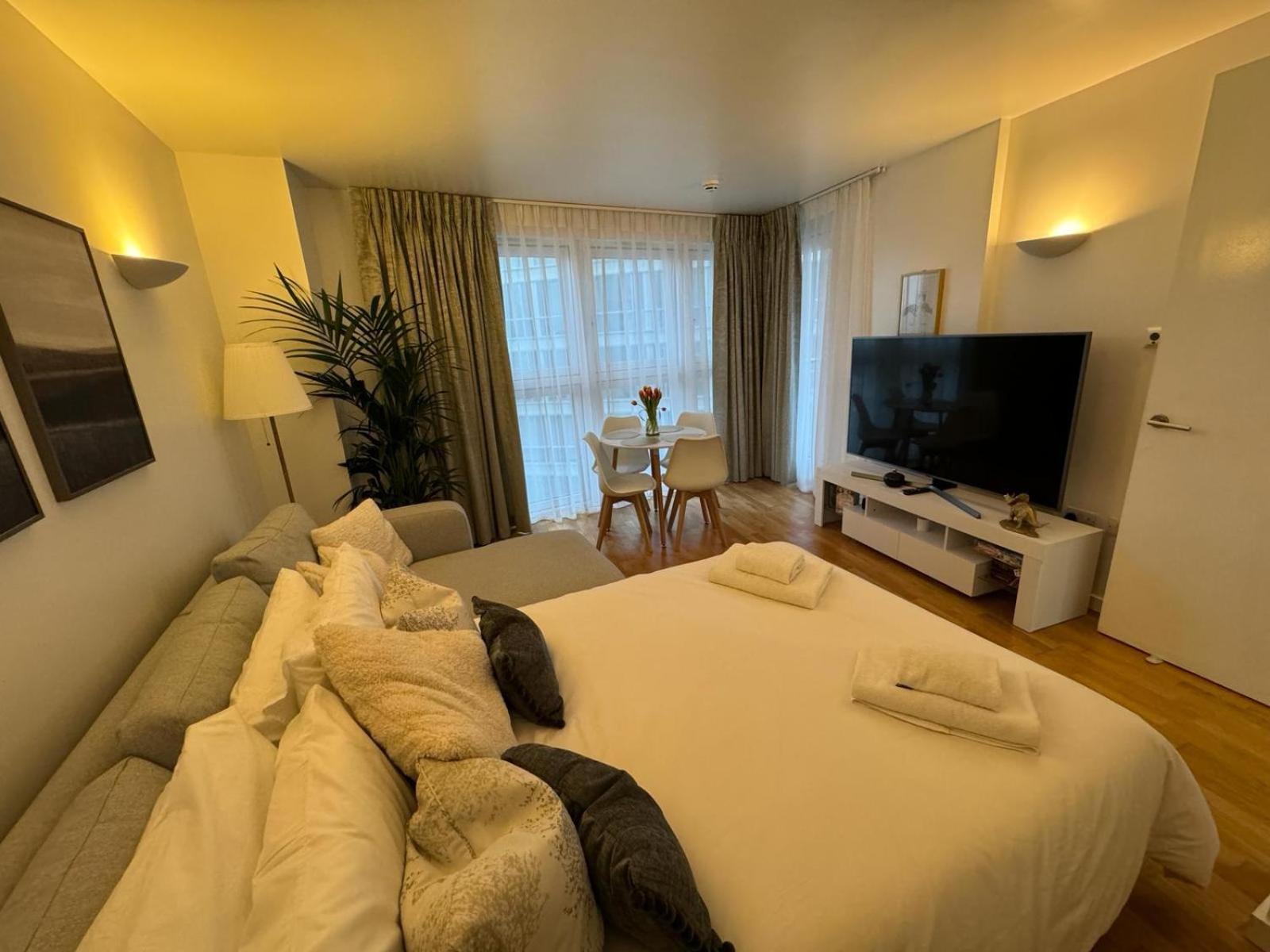 Luxury In Canary Wharf