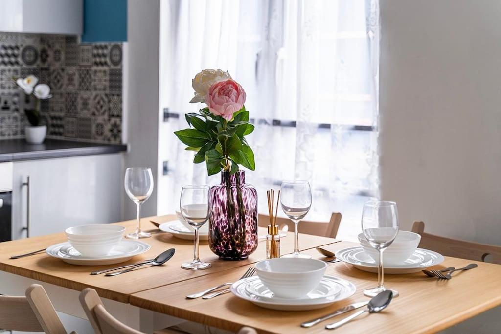 Soho F4 * London