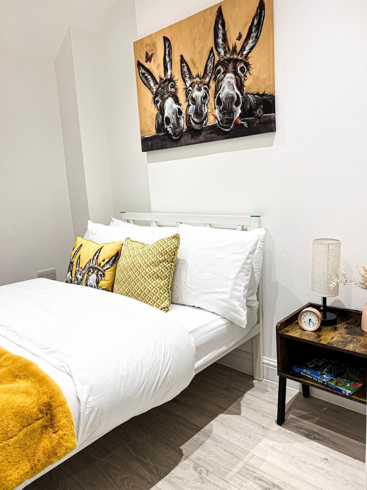 Wembley Luxury: Two-bedroom With Parking London