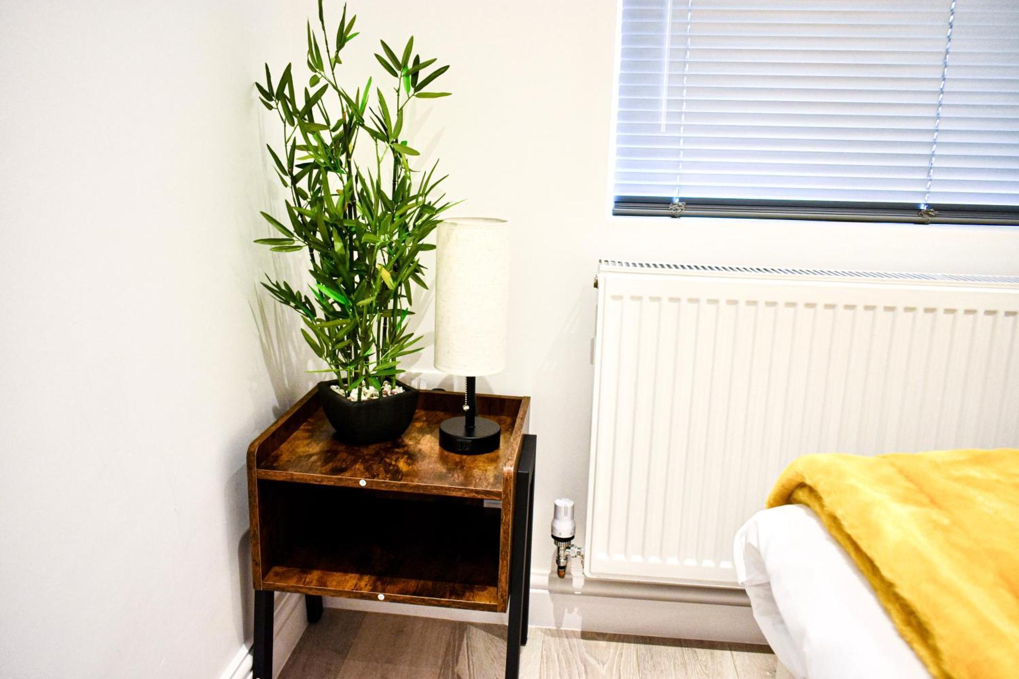Wembley Luxury: Two-bedroom With Parking Apartment London