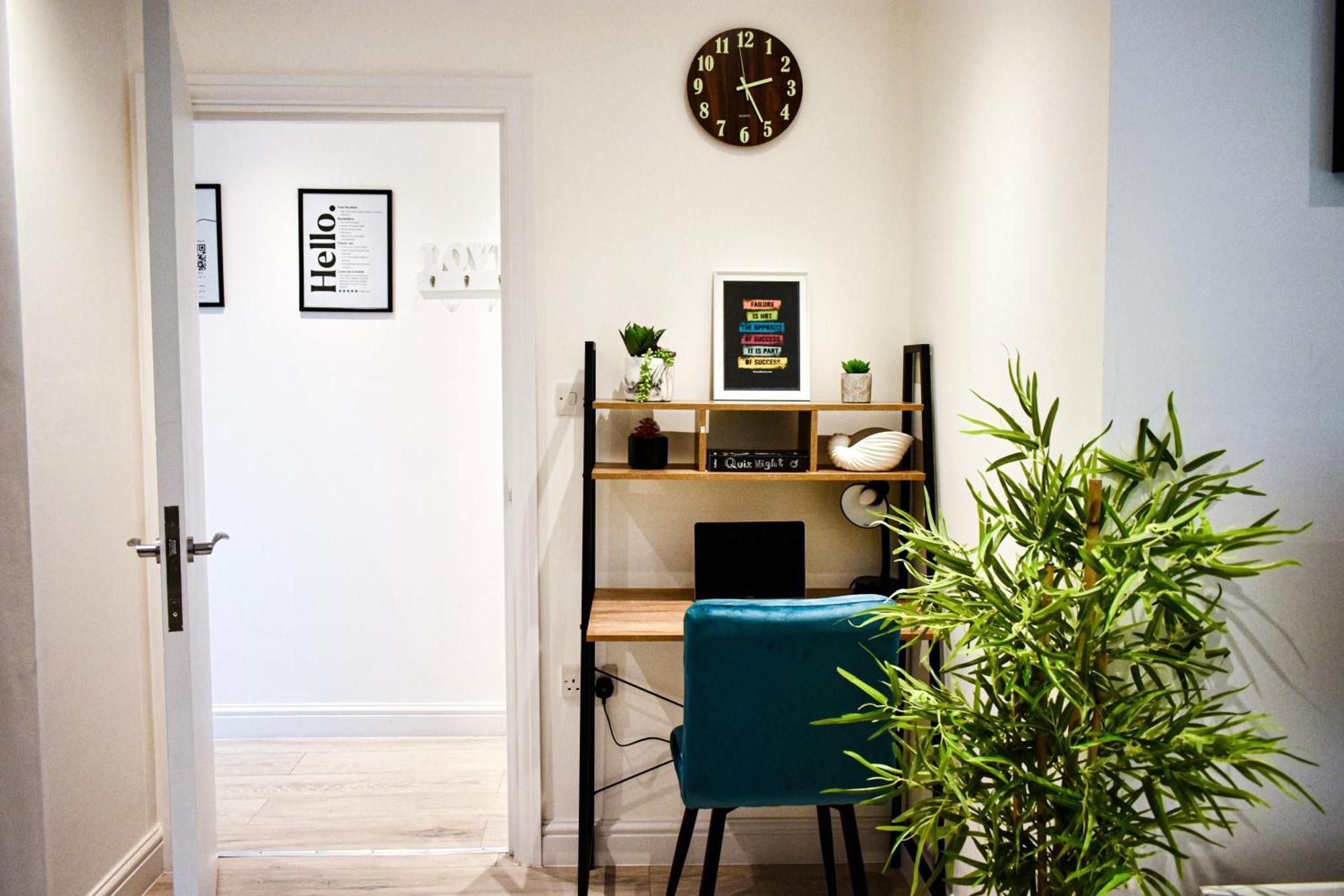 Wembley Luxury: Two-bedroom With Parking