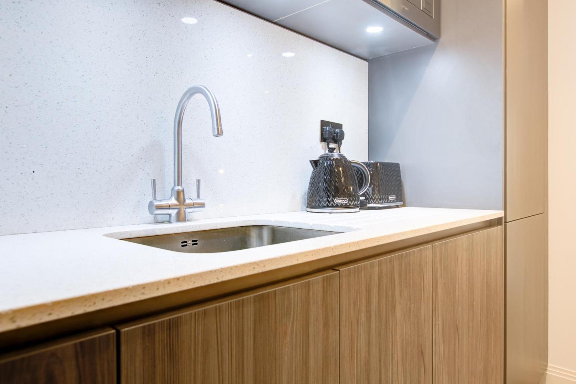 Hybrid Resi - London, Fulham Near Chelsea And Putney London