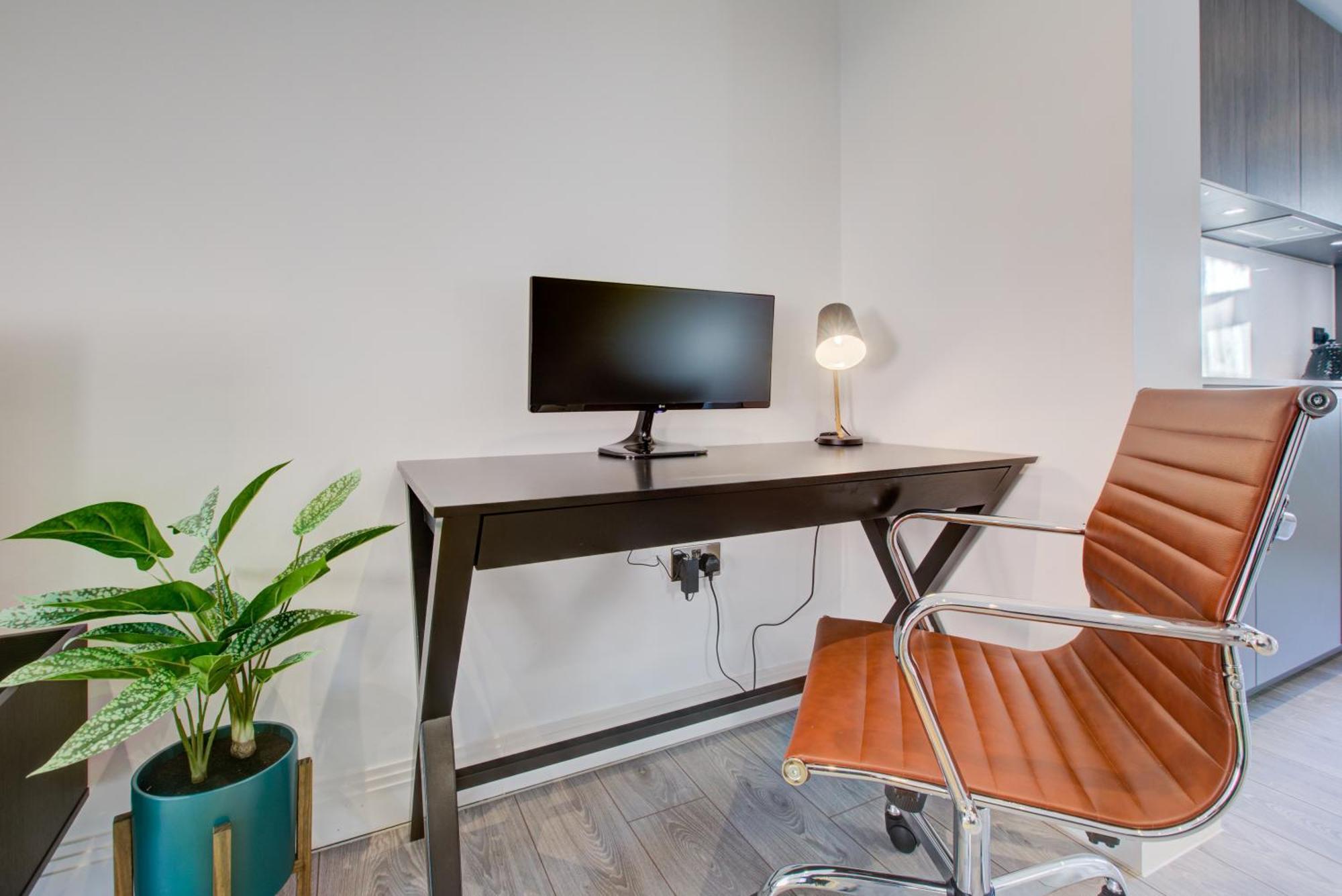 Hybrid Resi - London, Fulham Near Chelsea And Putney *