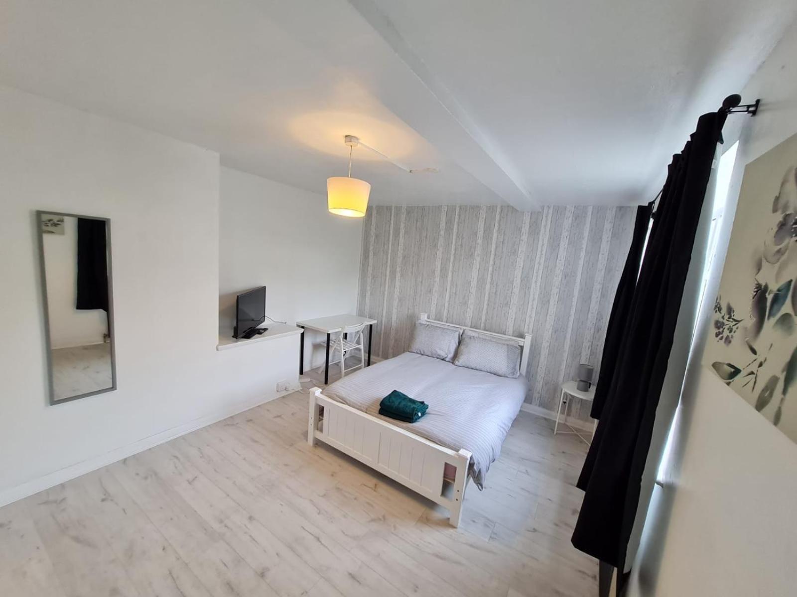 E2 Guest house *