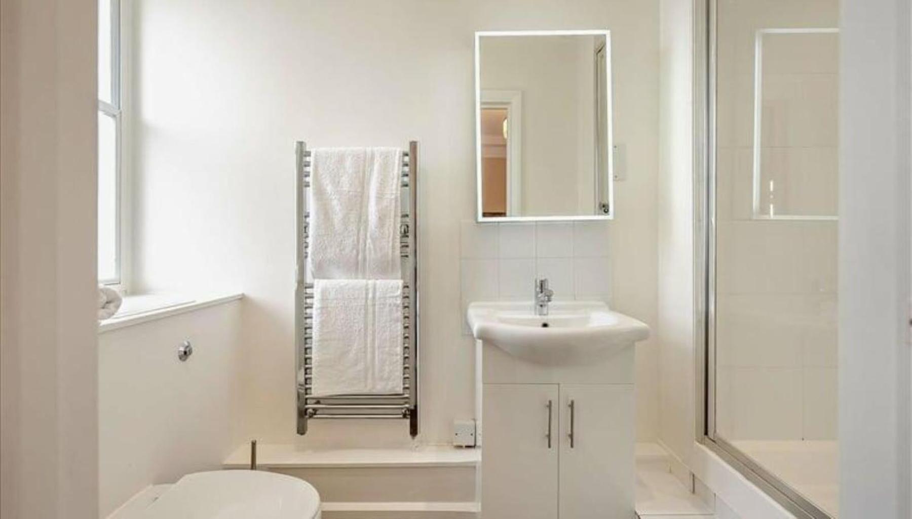 Knightsbridge Cosy 2 Bedroom Central Location *