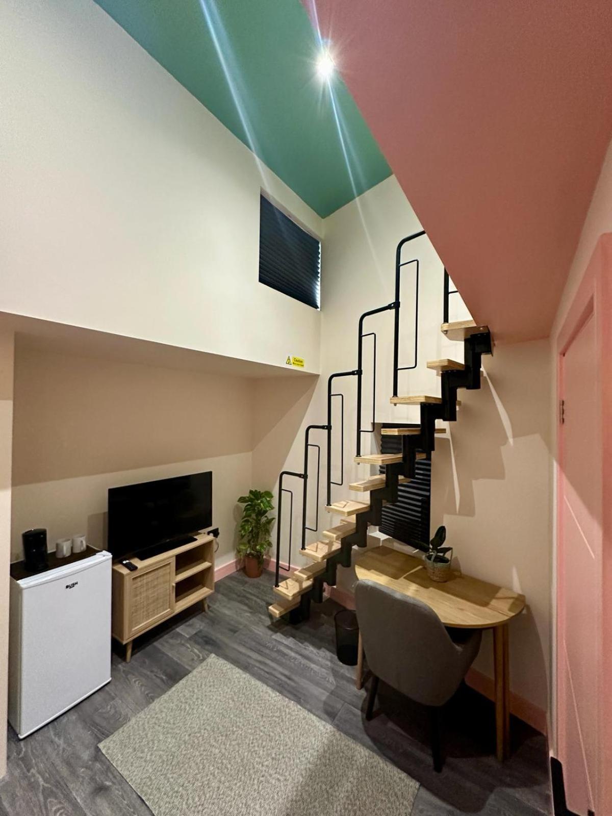 Cozy En-suite Loft In Trendy Local * London