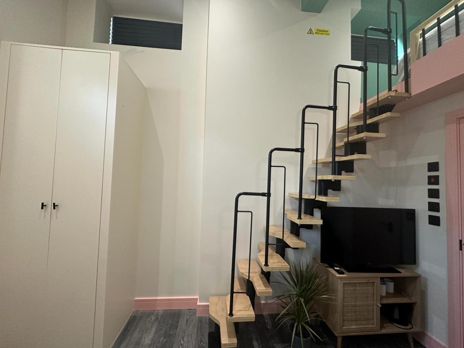 Cozy En-suite Loft In Trendy Local Guest house