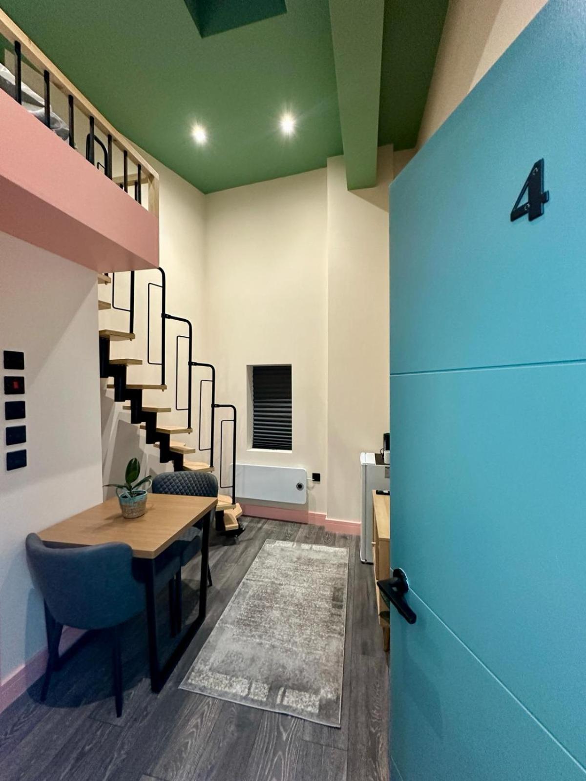 Cozy En-suite Loft In Trendy Local London