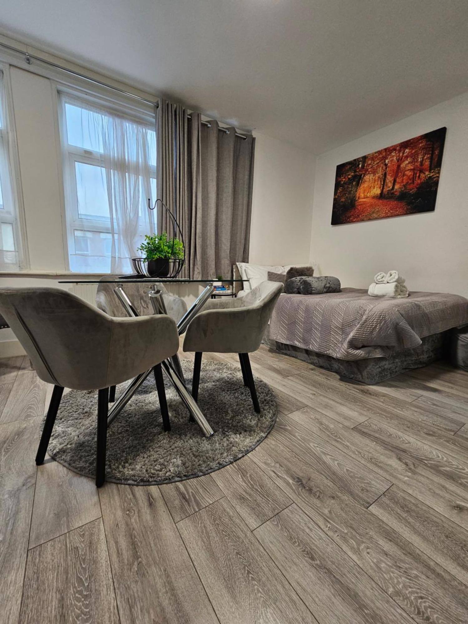 Apartment Newly Refurbished In Kensal F London