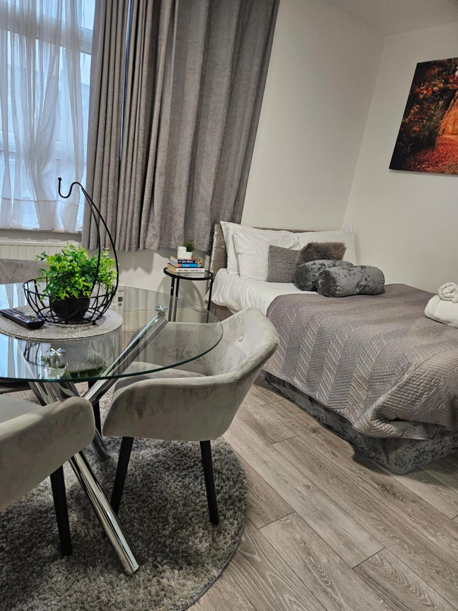 Apartment Newly Refurbished In Kensal F *